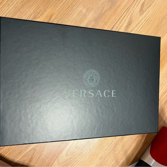 Brand new Versace Gold Chain Leather Slides Size 37 - Picture 6 of 7